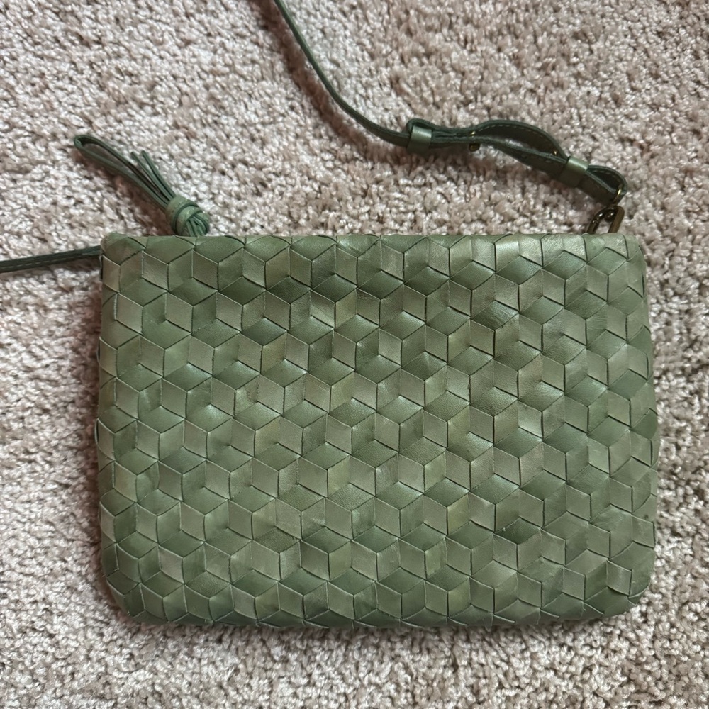 Madewell The Puff Crossbody Bag Woven Leather Edition In Olive Green